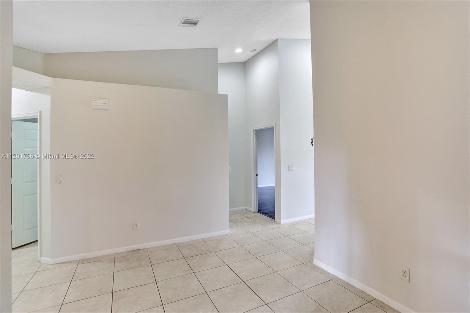 274 Coral Trace Ln Unit: 274