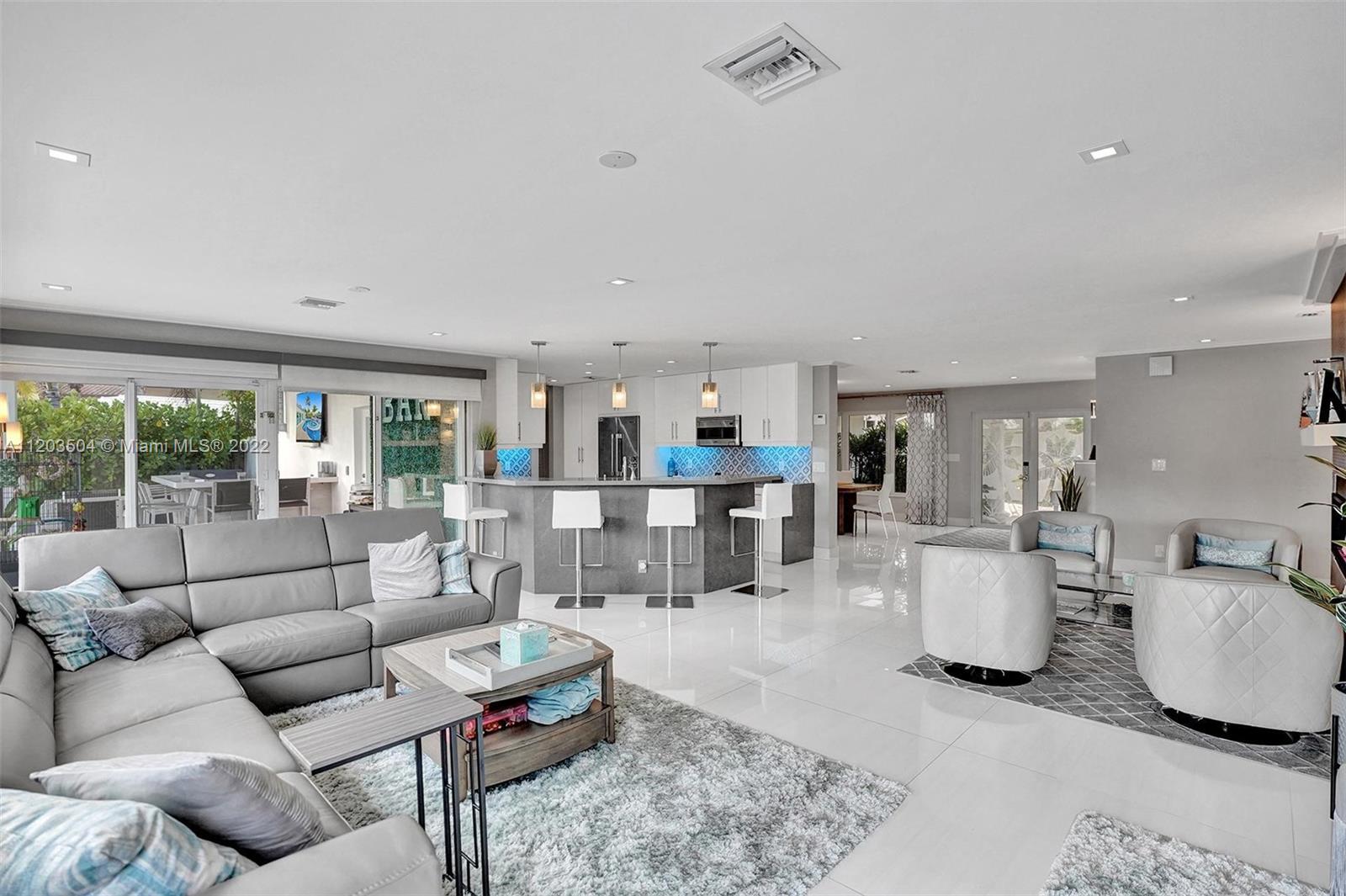 2816 NE 24th Pl Unit: 0