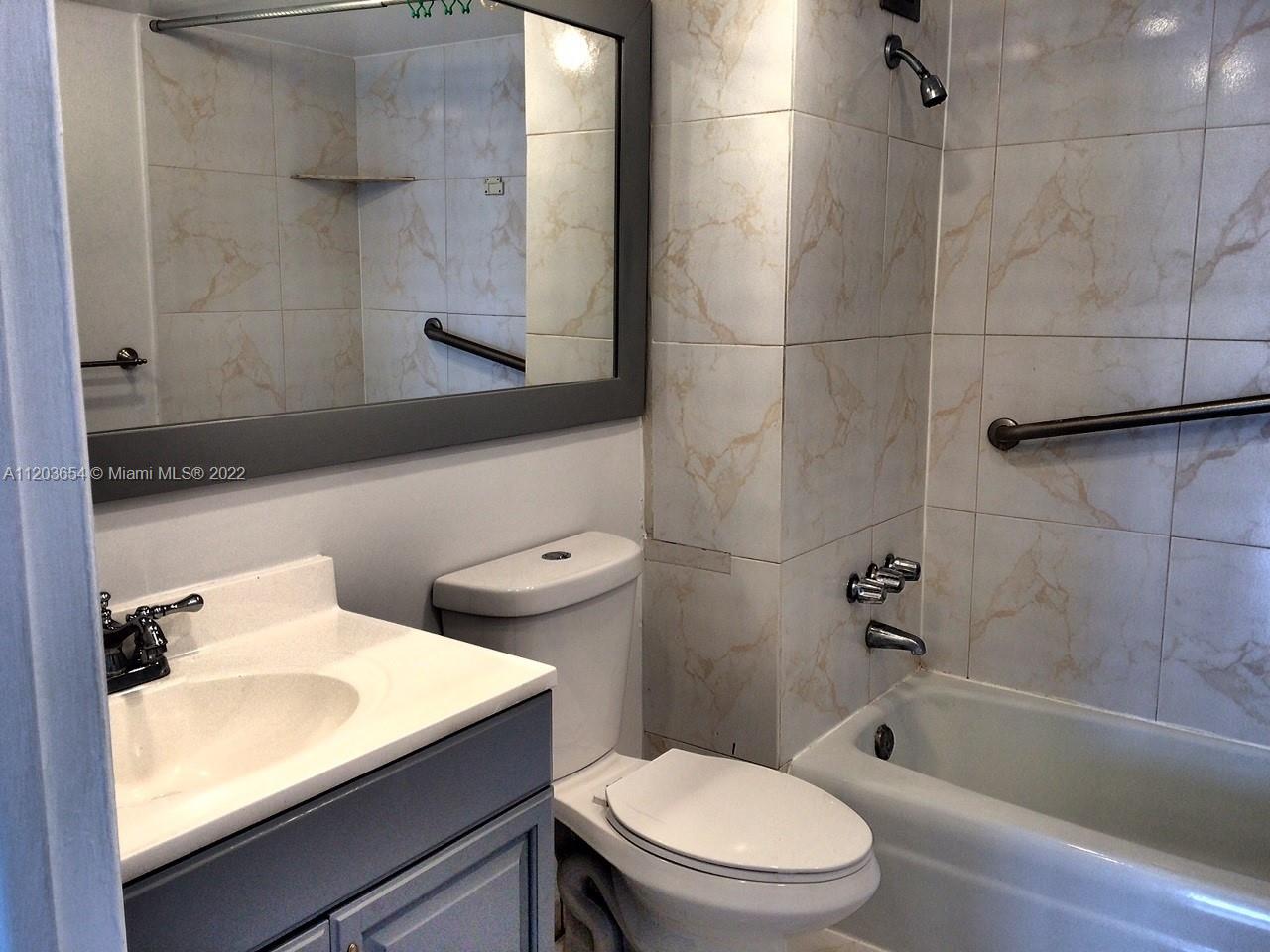 6450 Collins Ave Unit: 1006