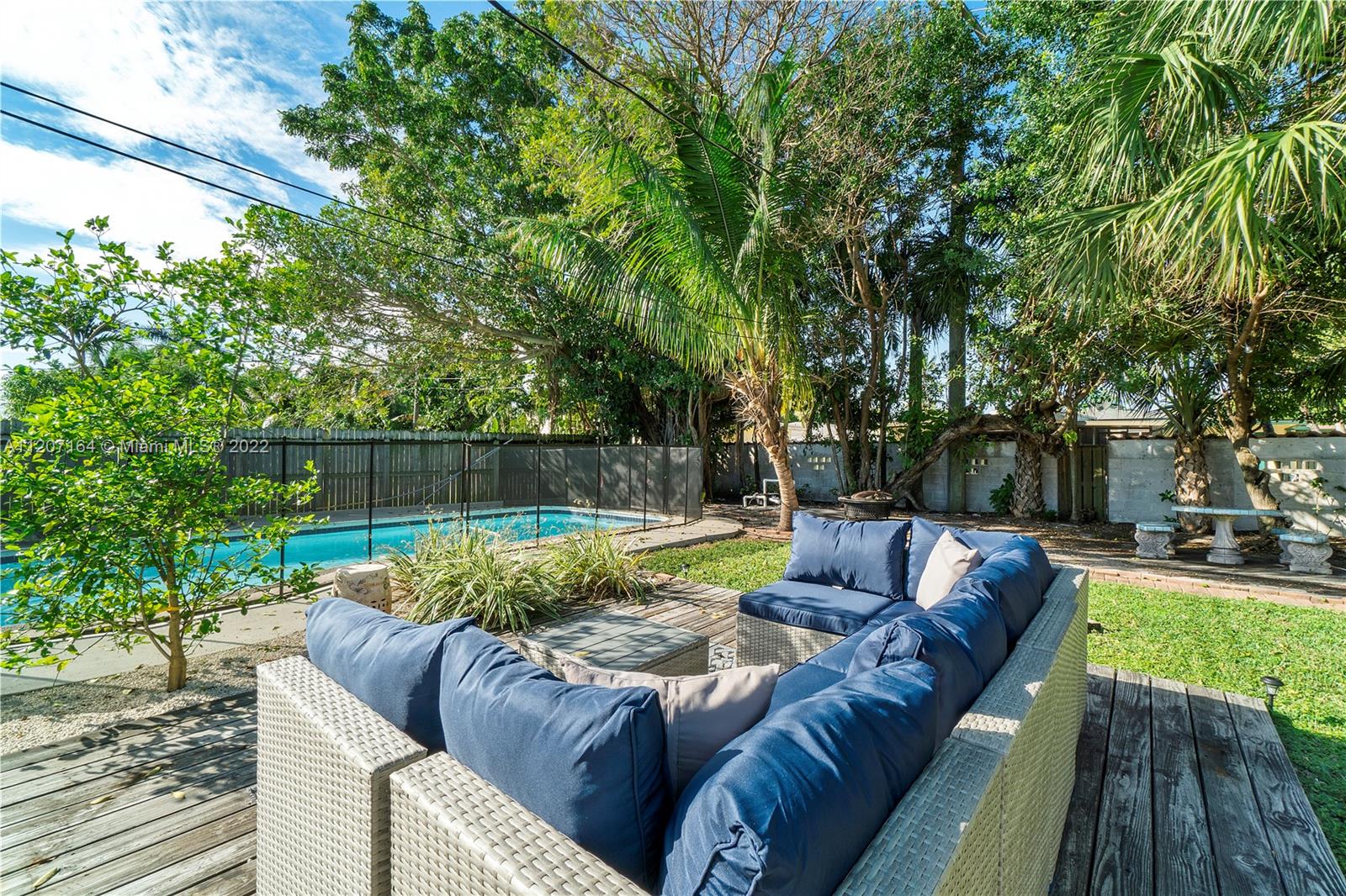 1345 NE 14th Ave