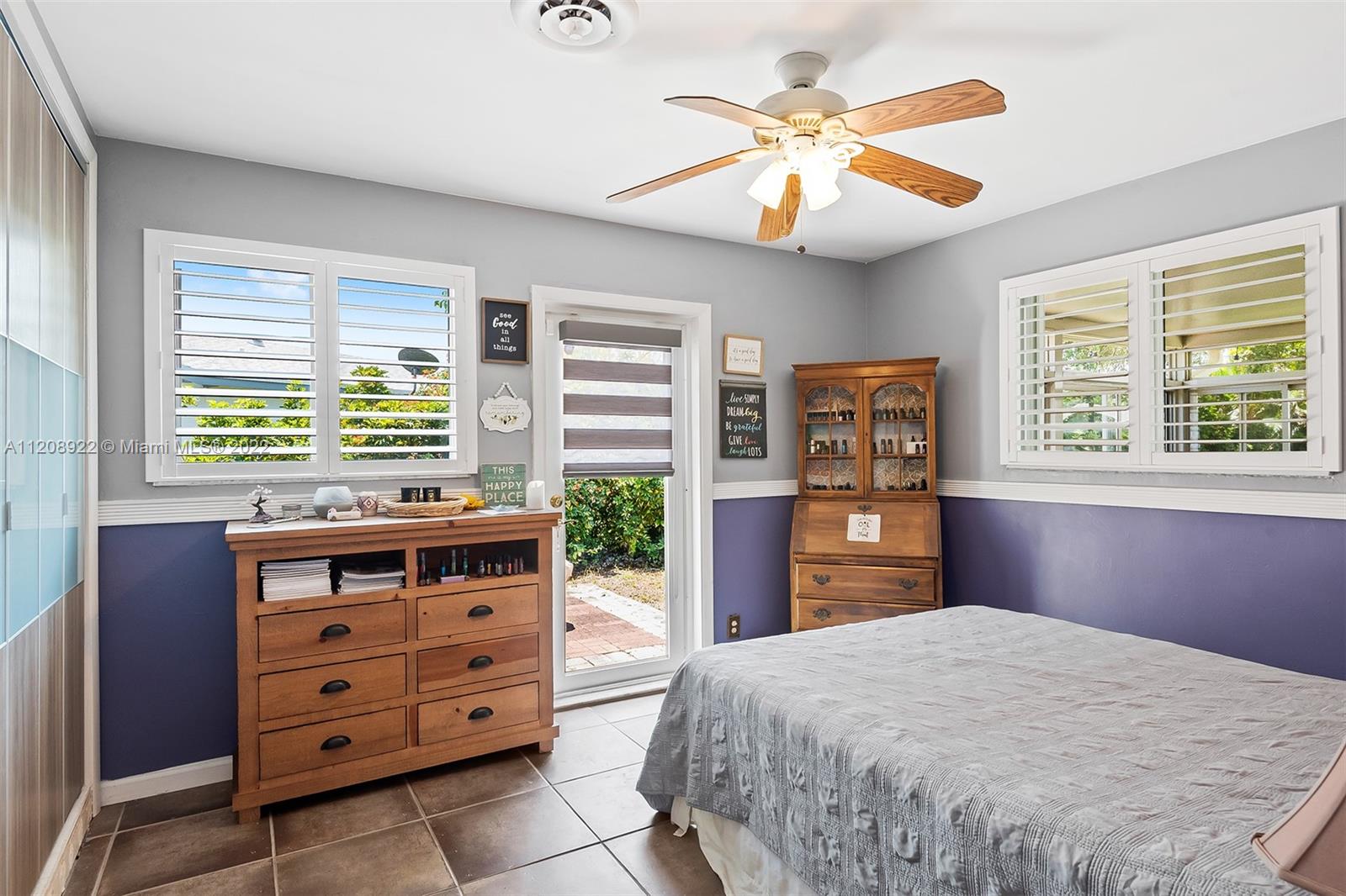 312 N Luna Ct