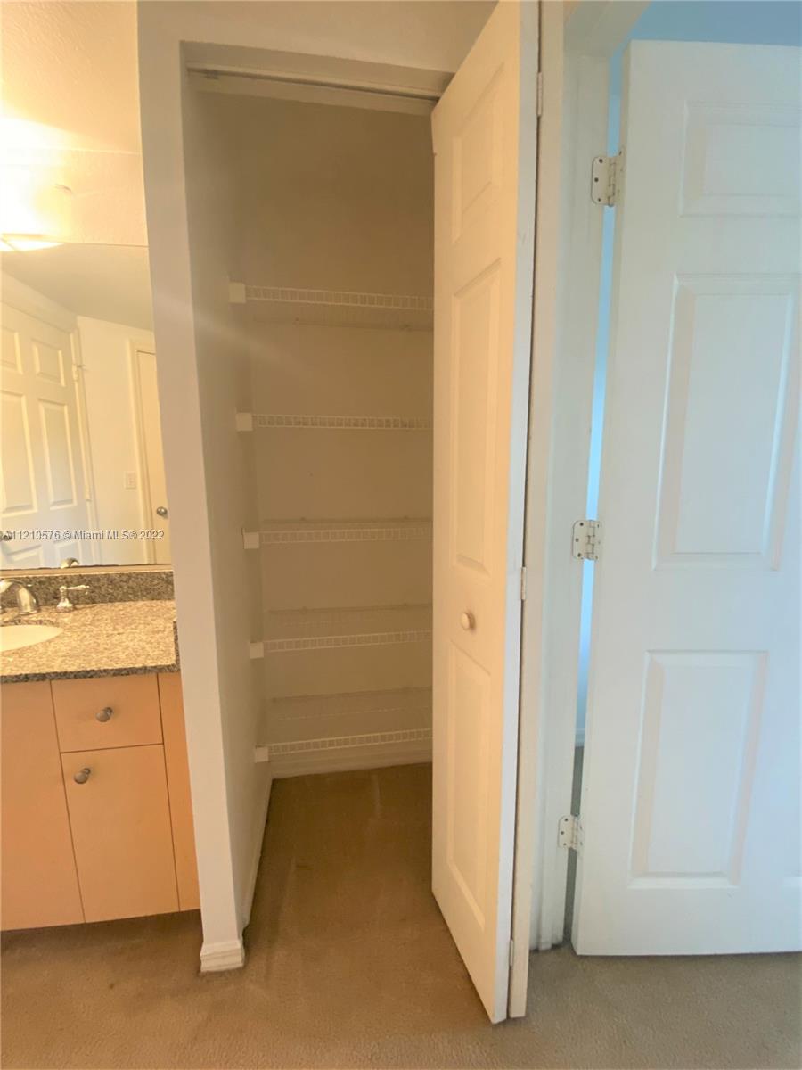 2560 Centergate Dr Unit: 104