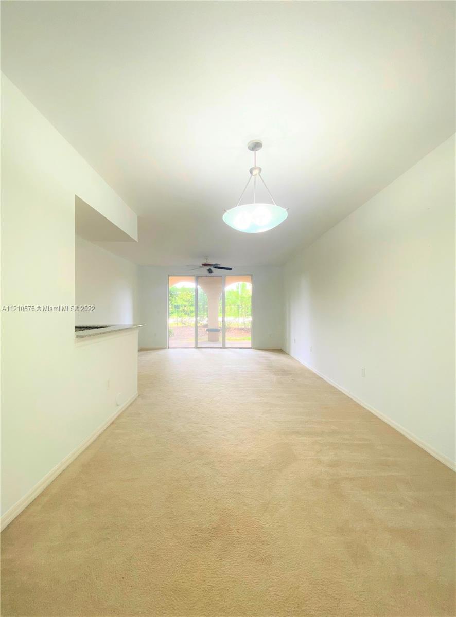 2560 Centergate Dr Unit: 104
