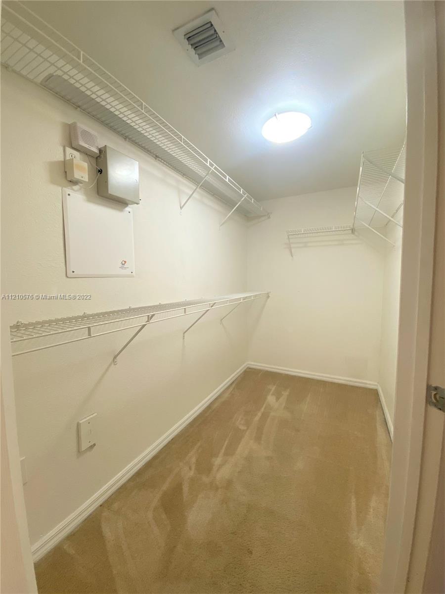 2560 Centergate Dr Unit: 104