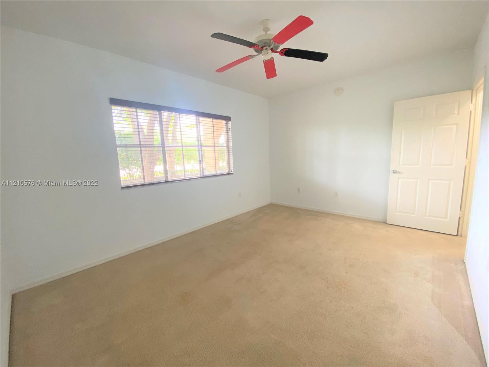2560 Centergate Dr Unit: 104