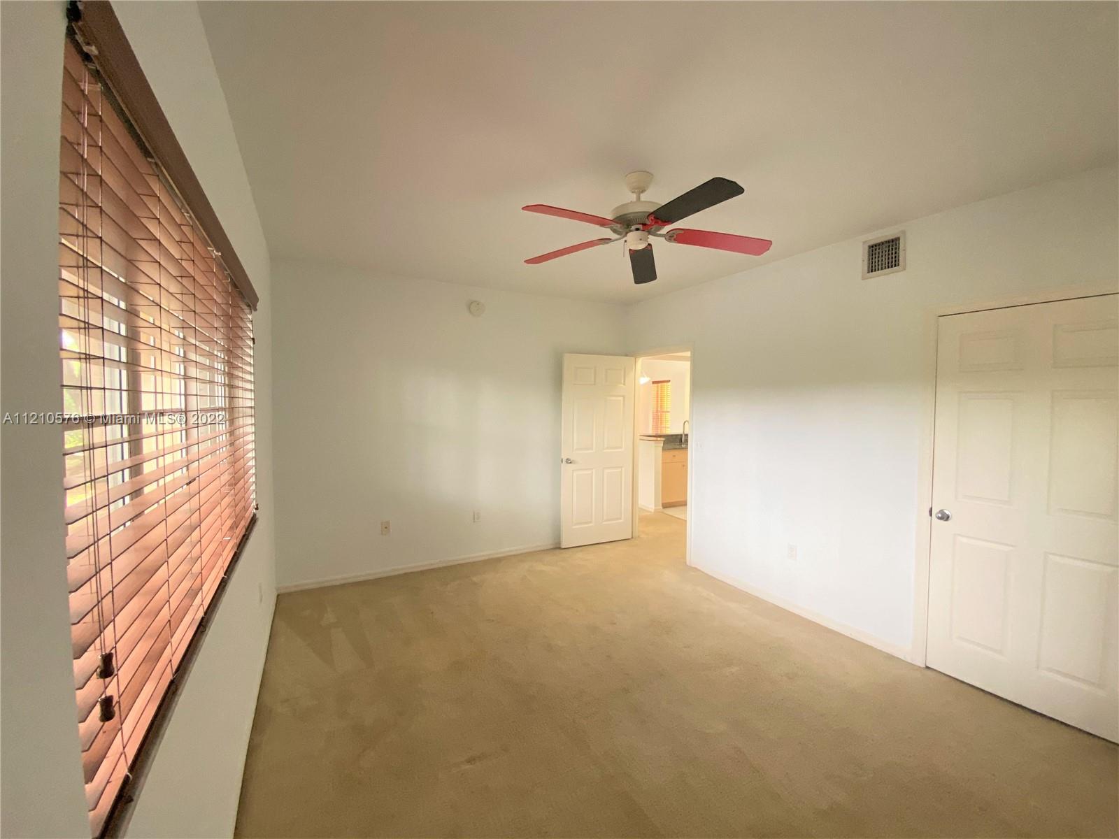 2560 Centergate Dr Unit: 104