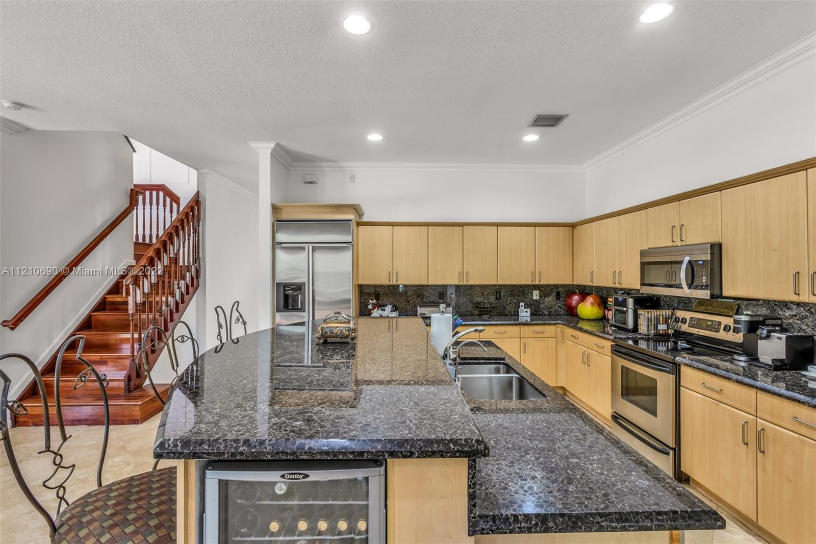 1806 Harbor Pointe Cir