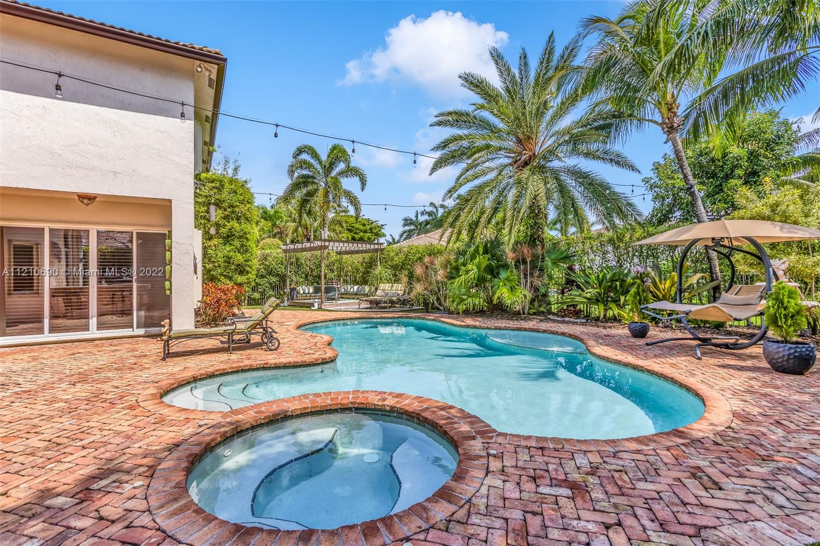 1806 Harbor Pointe Cir