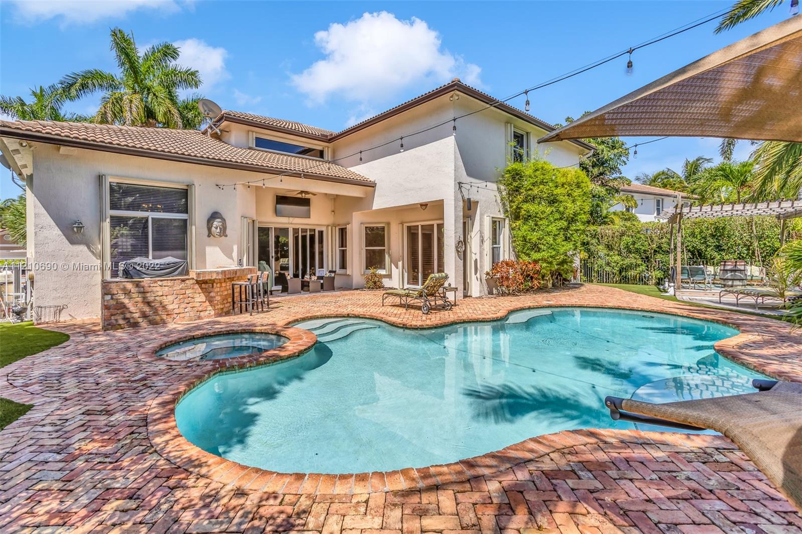 1806 Harbor Pointe Cir