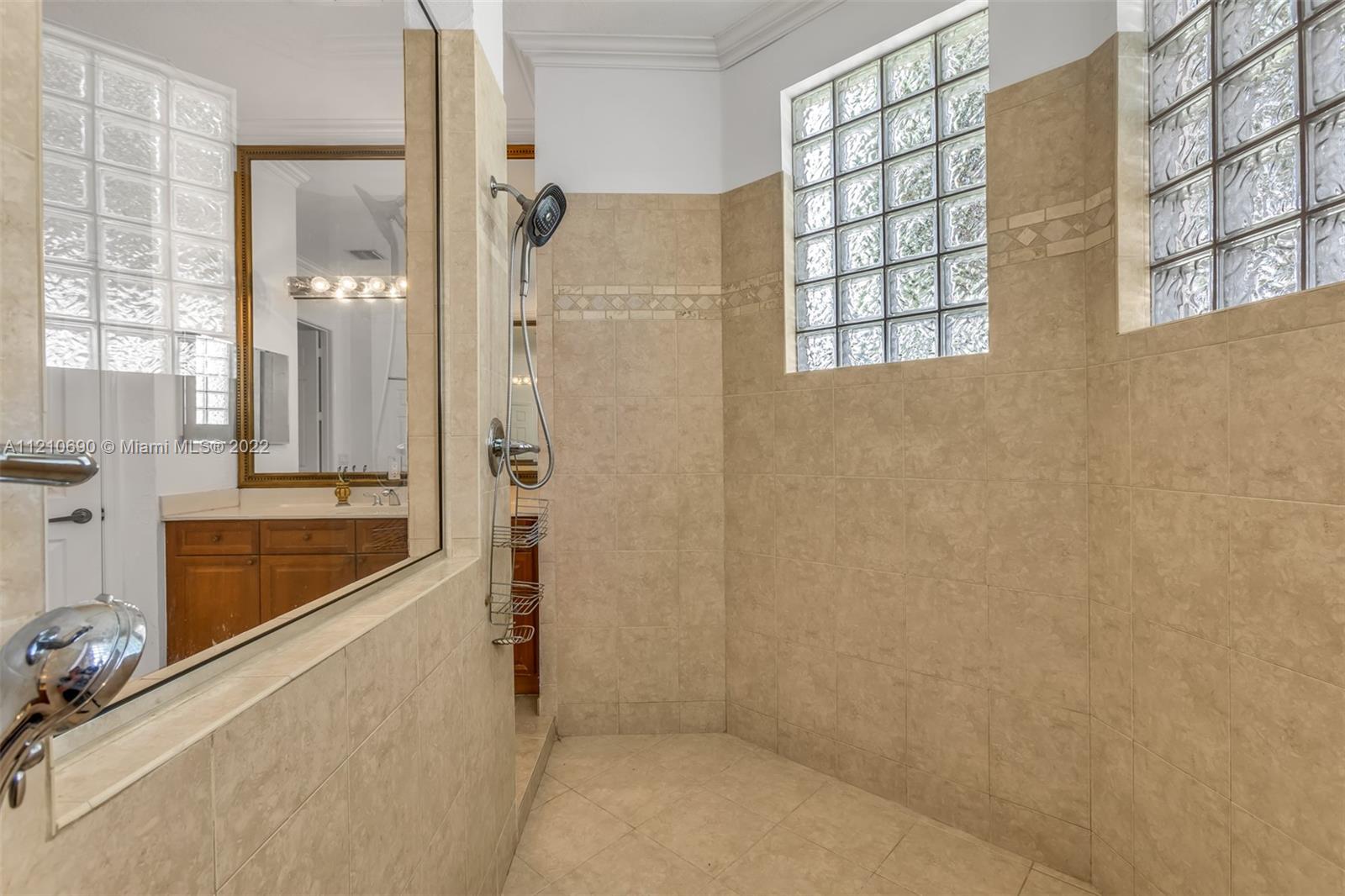 1806 Harbor Pointe Cir