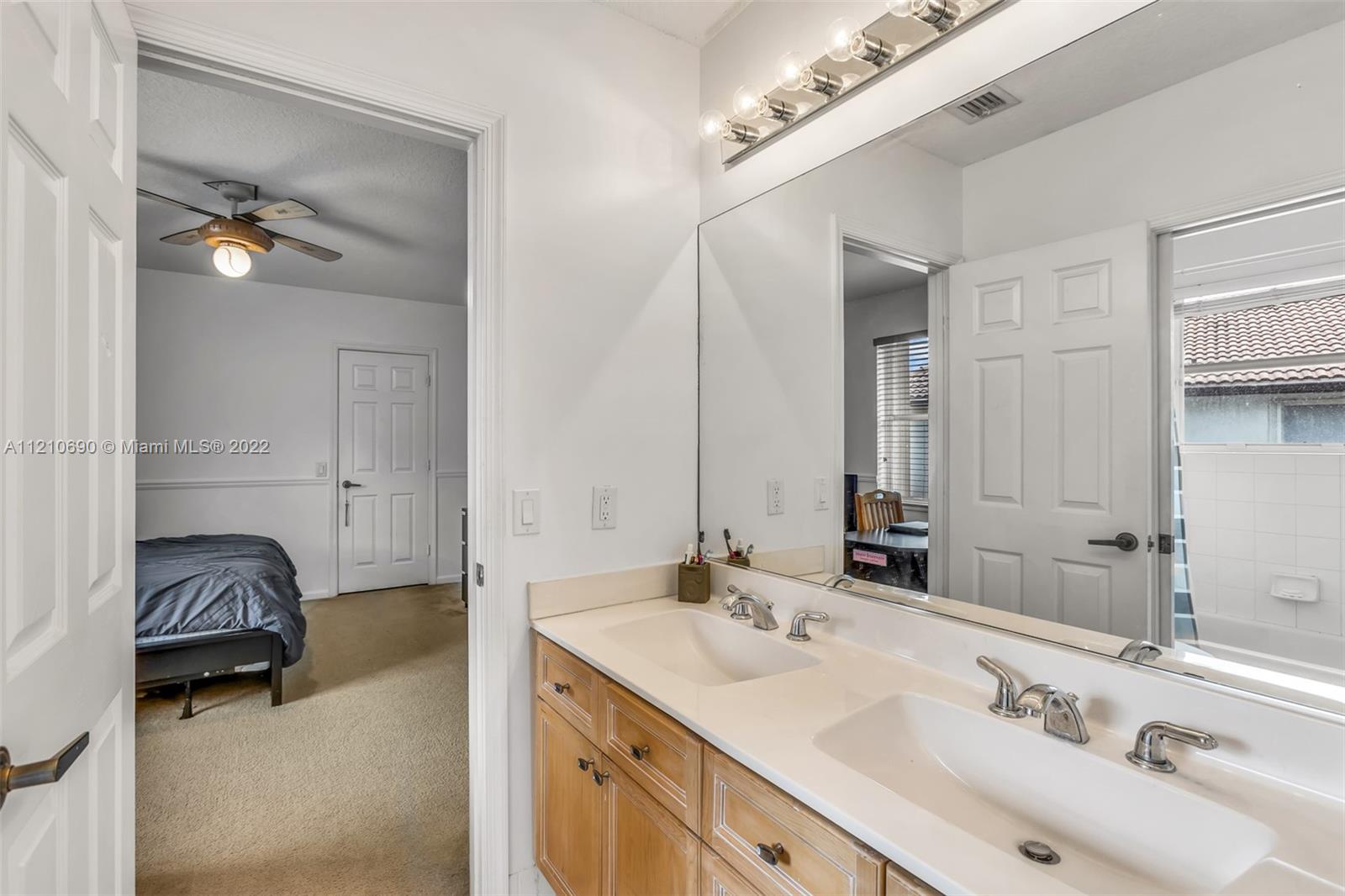 1806 Harbor Pointe Cir
