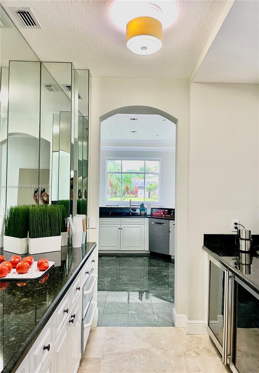 2538 Montclaire Ct