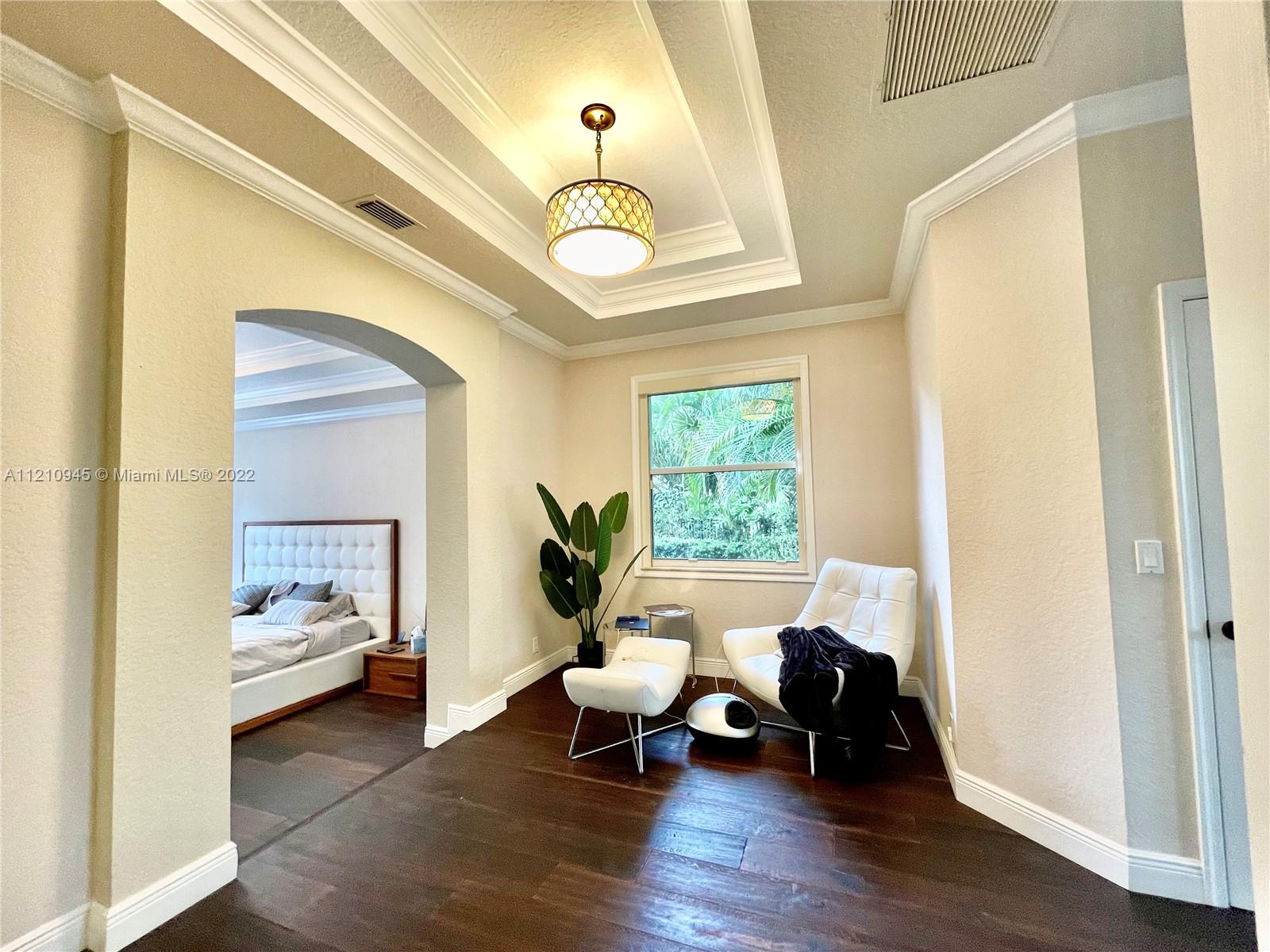 2538 Montclaire Ct