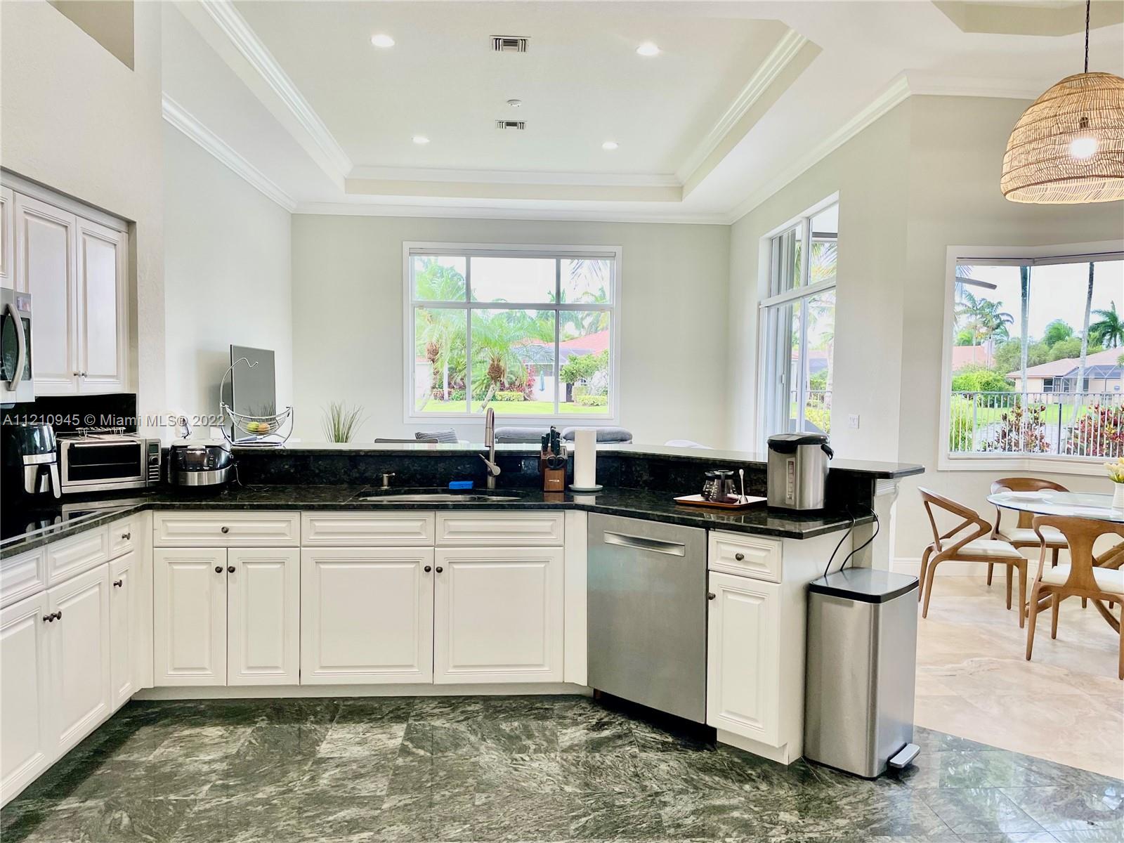 2538 Montclaire Ct