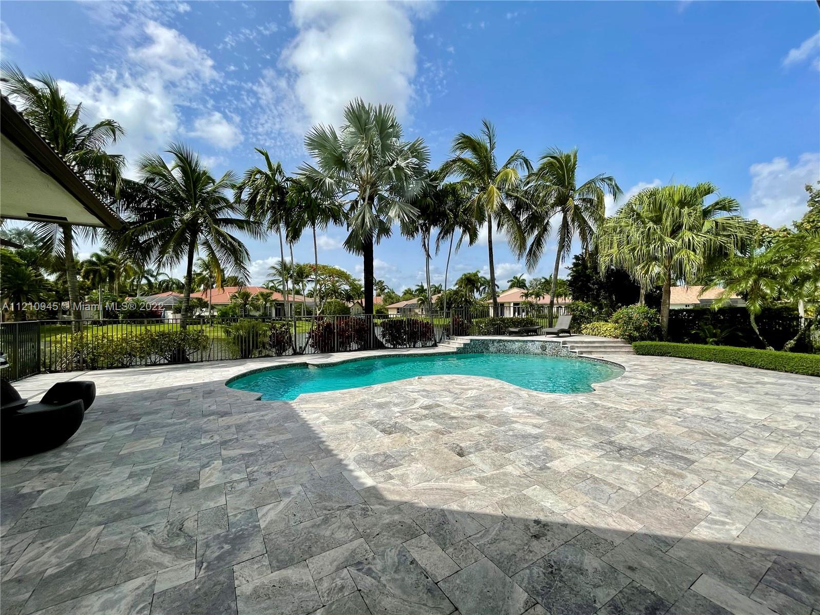 2538 Montclaire Ct