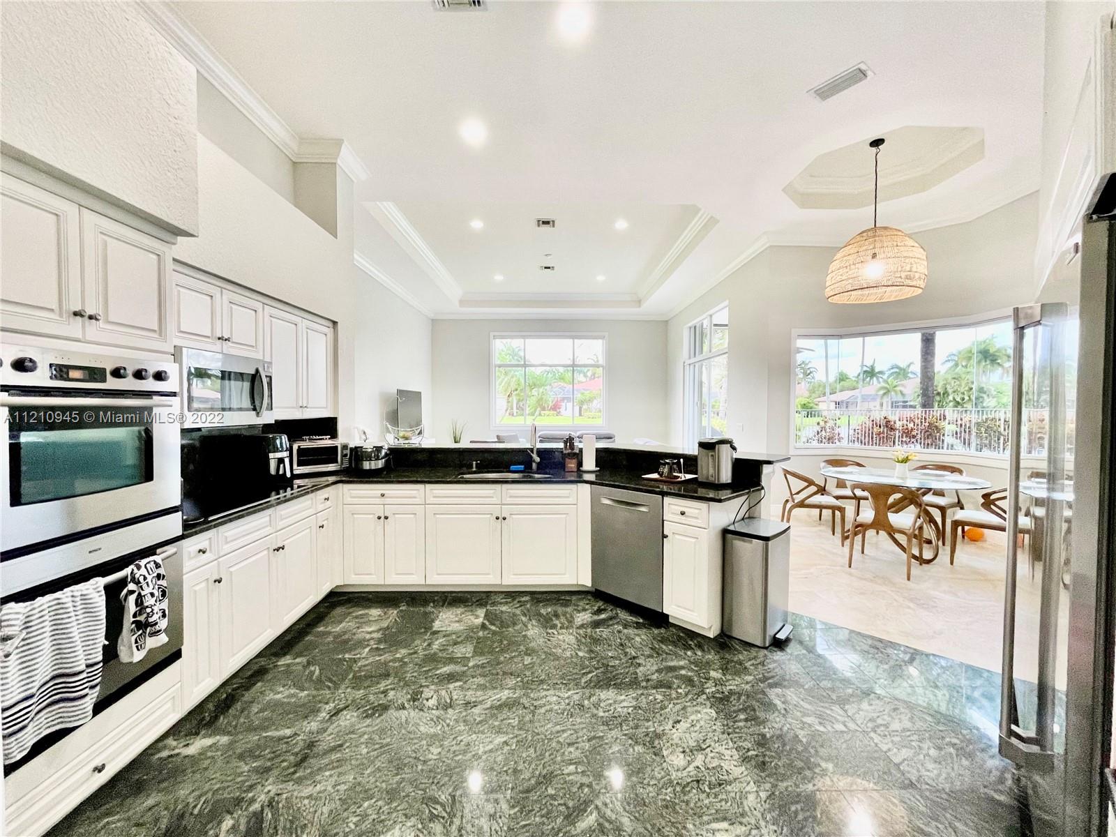 2538 Montclaire Ct