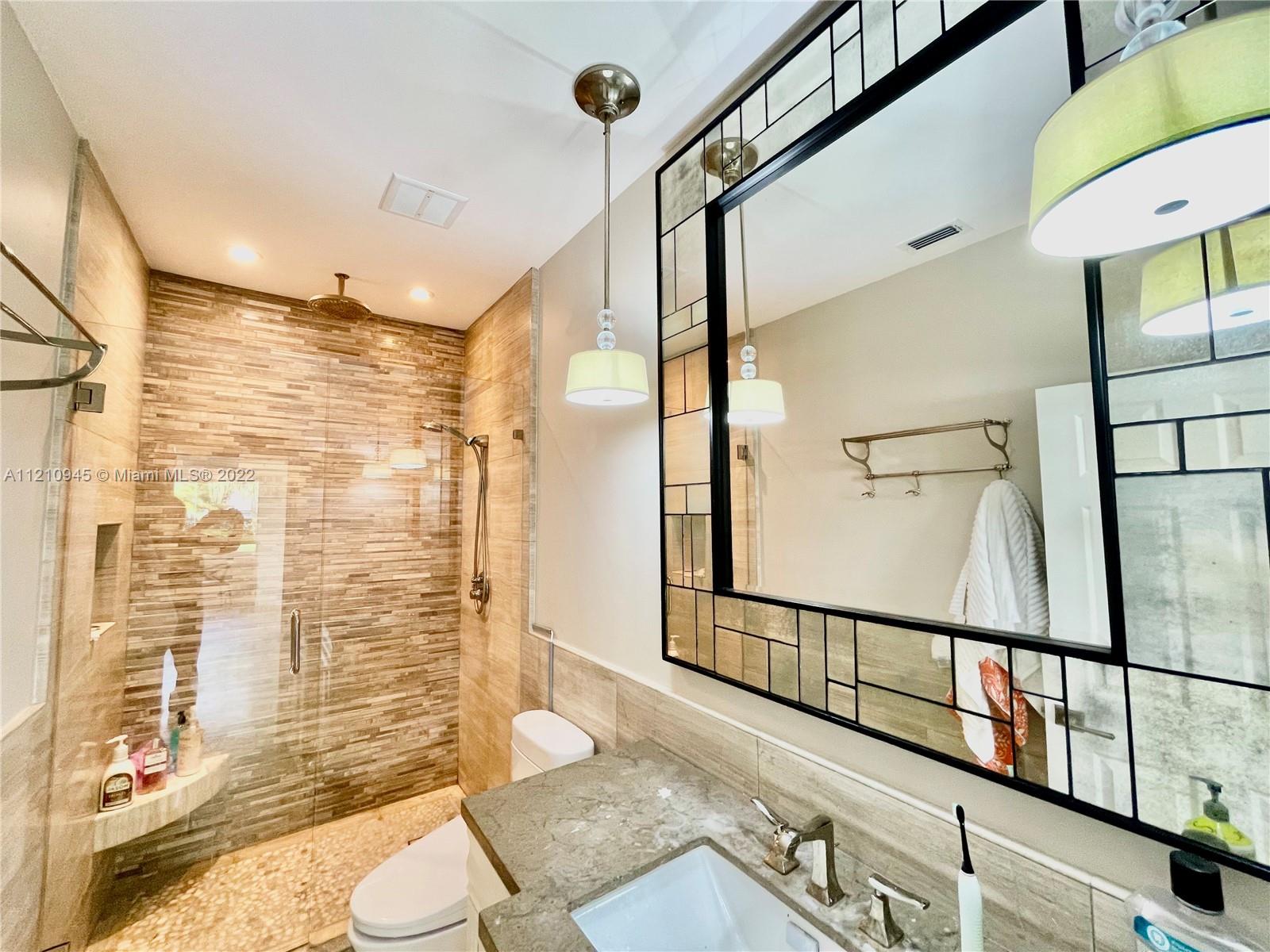 2538 Montclaire Ct