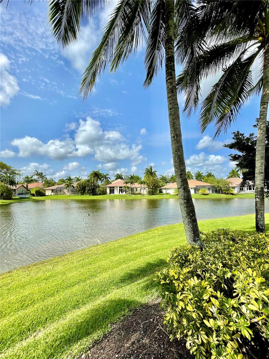 2538 Montclaire Ct