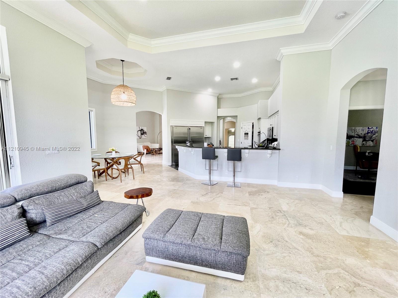 2538 Montclaire Ct