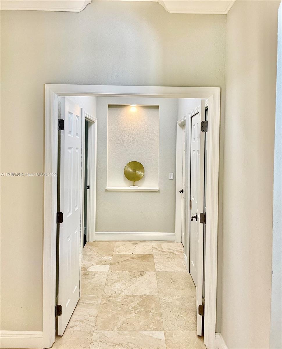 2538 Montclaire Ct