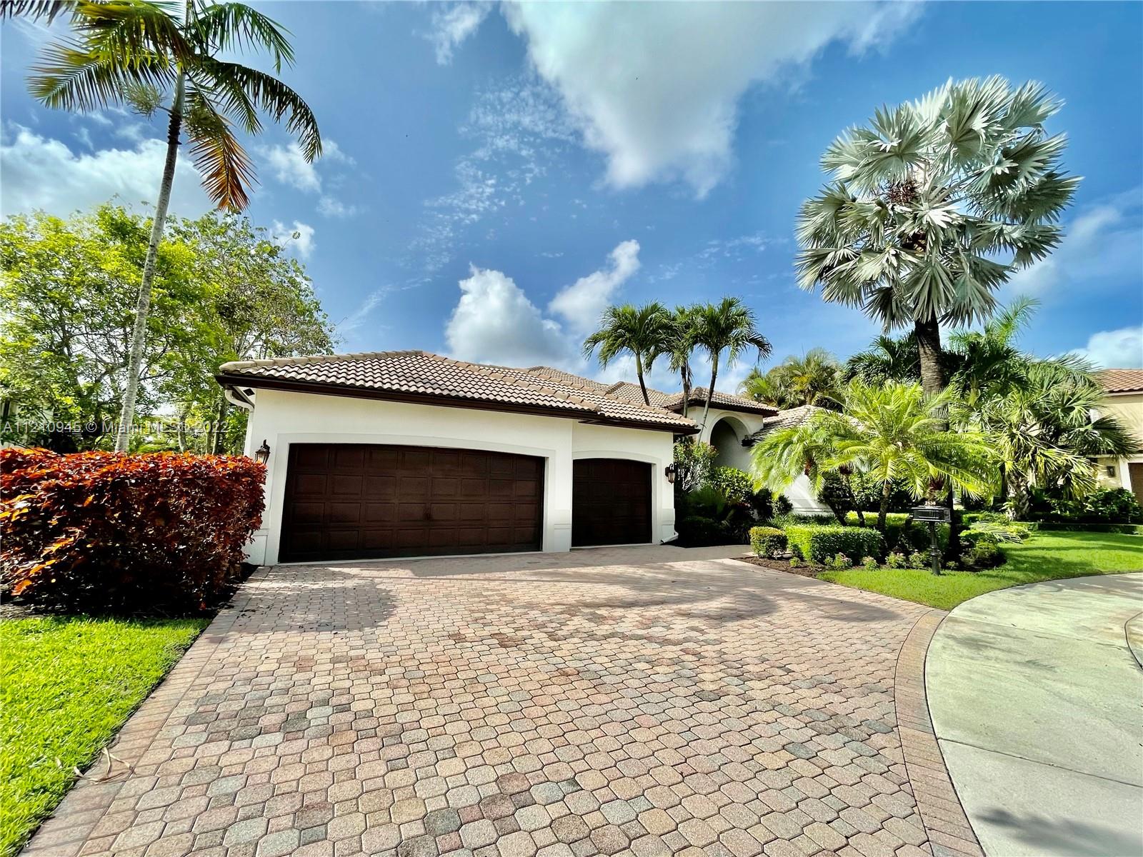 2538 Montclaire Ct