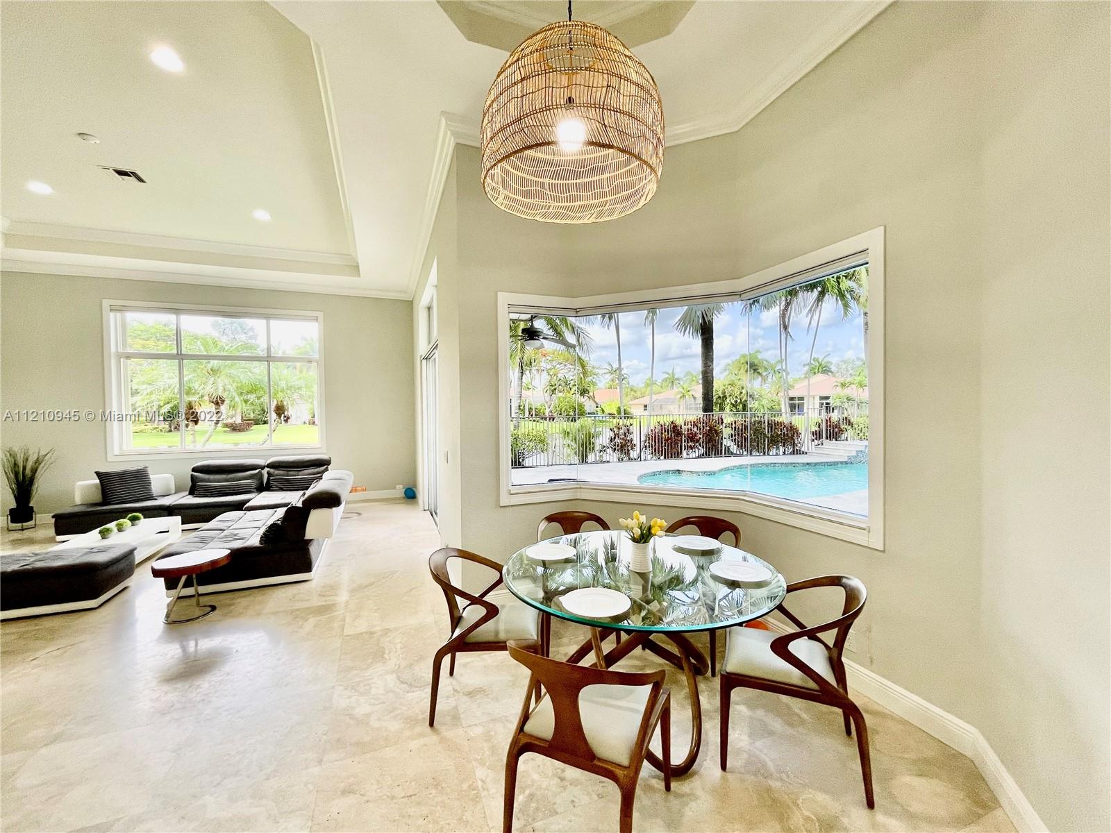 2538 Montclaire Ct