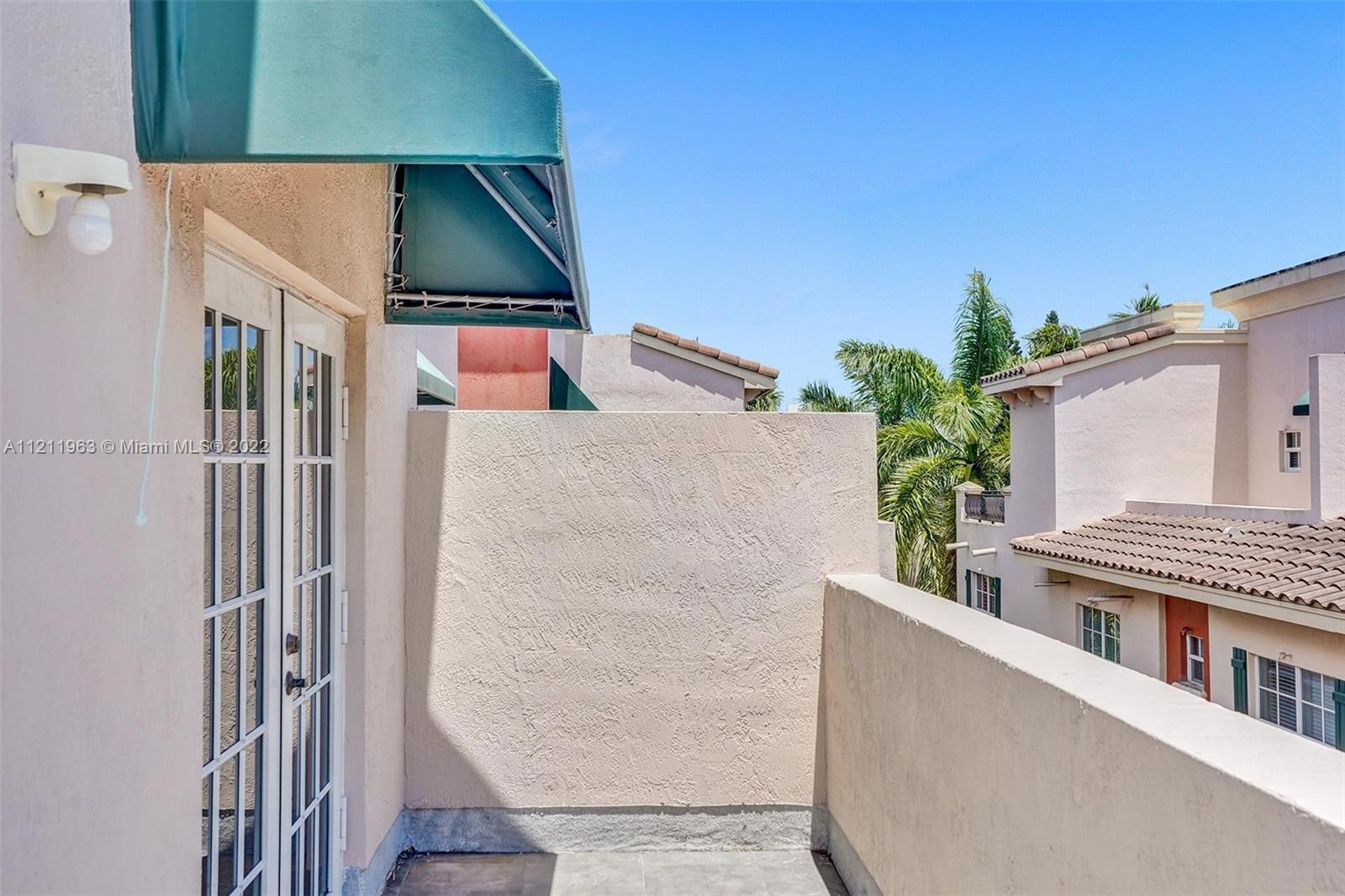 1033 NE 17th Way Unit: 805