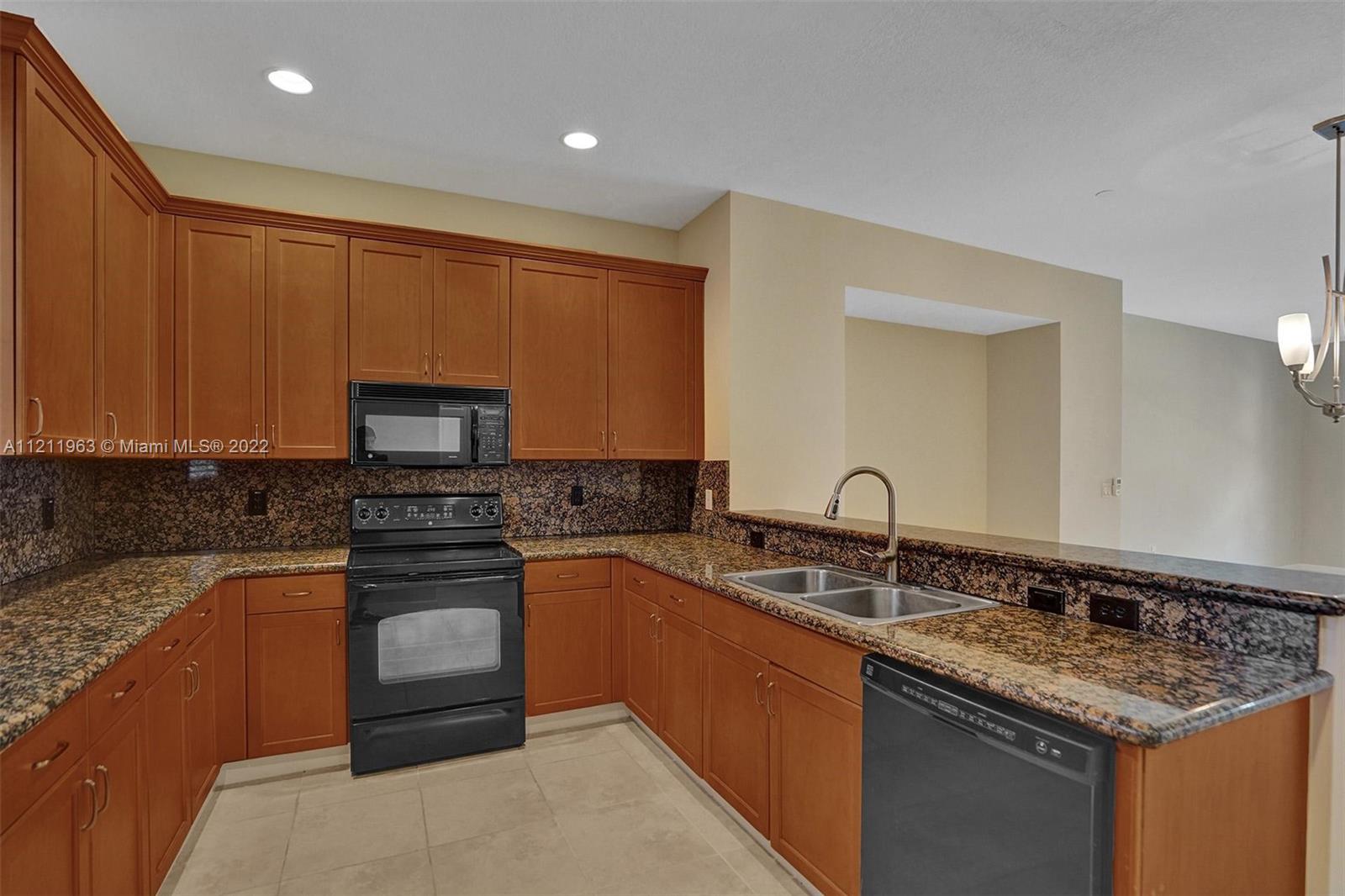 1033 NE 17th Way Unit: 805