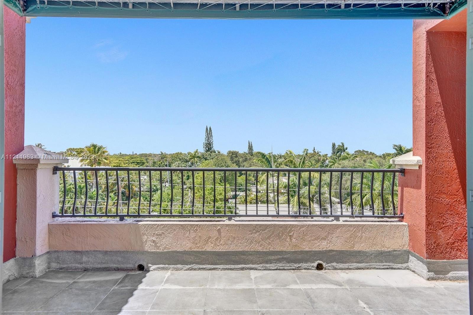 1033 NE 17th Way Unit: 805