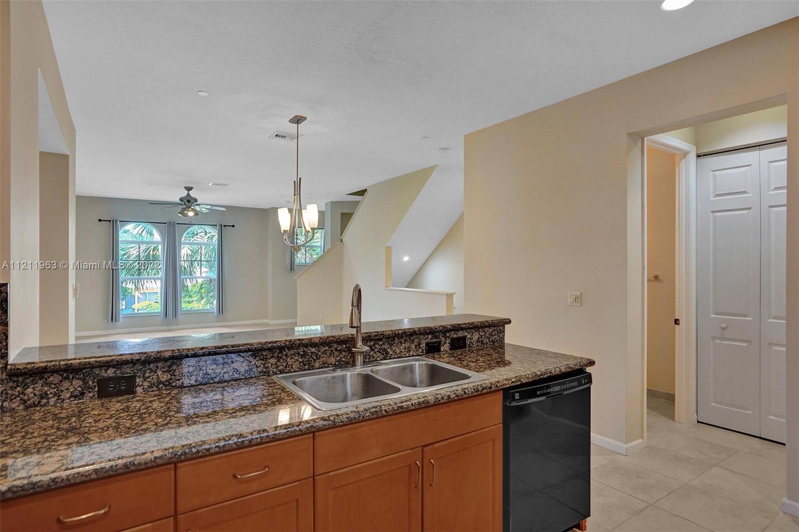 1033 NE 17th Way Unit: 805