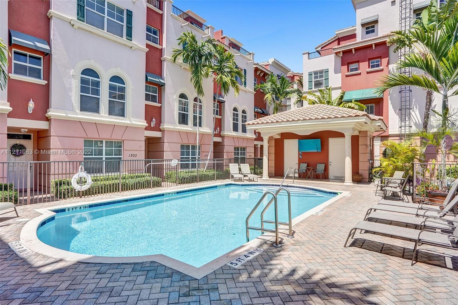 1033 NE 17th Way Unit: 805