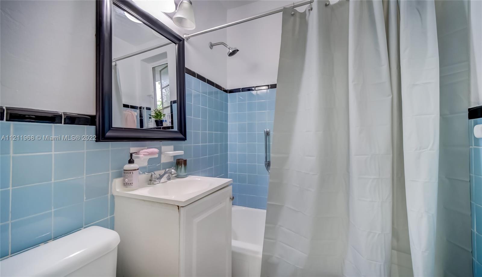 825 Jefferson Ave Unit: 2