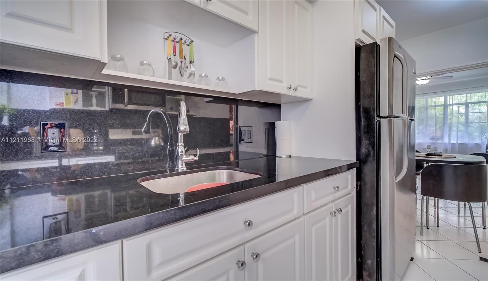 825 Jefferson Ave Unit: 2