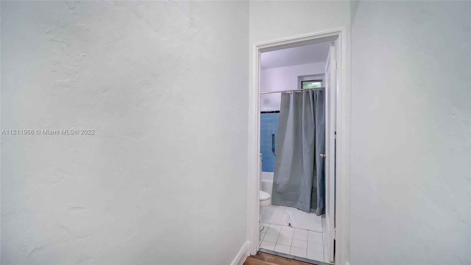 825 Jefferson Ave Unit: 2