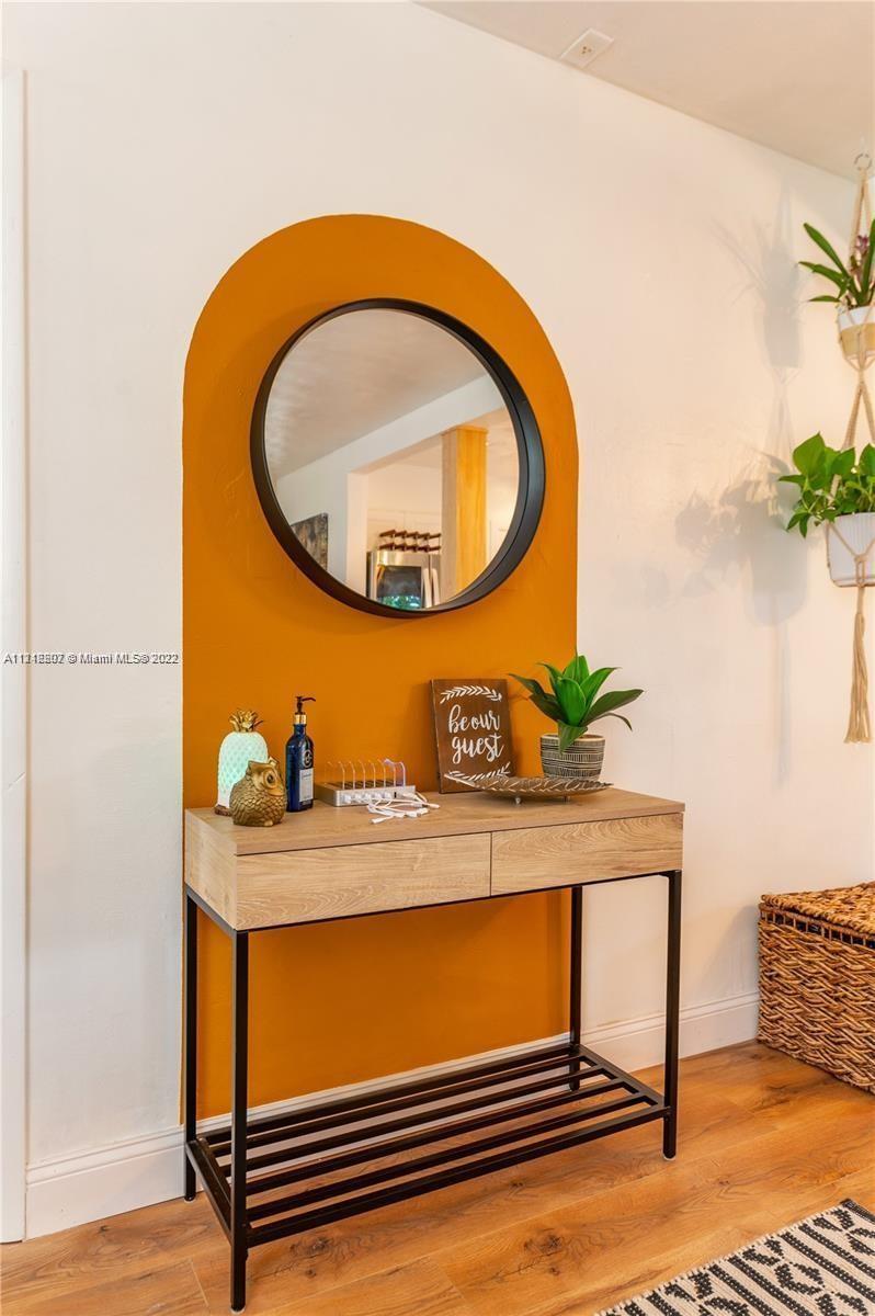 1606 NW 4th Ave Unit: -