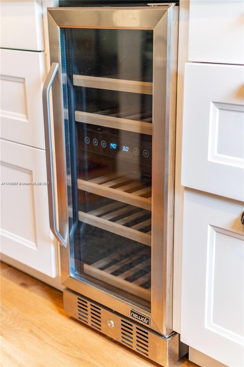 1606 NW 4th Ave Unit: -