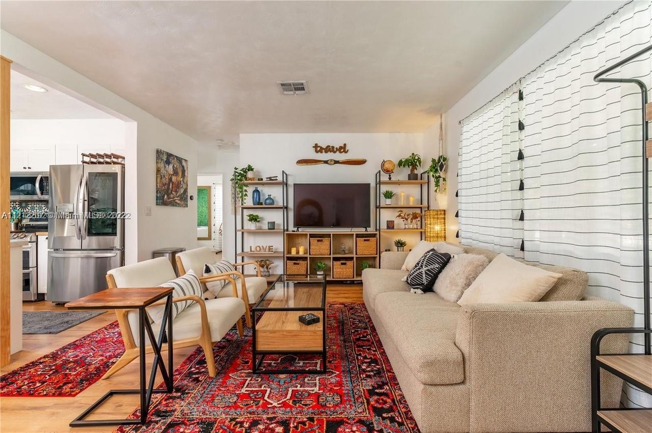 1606 NW 4th Ave Unit: -