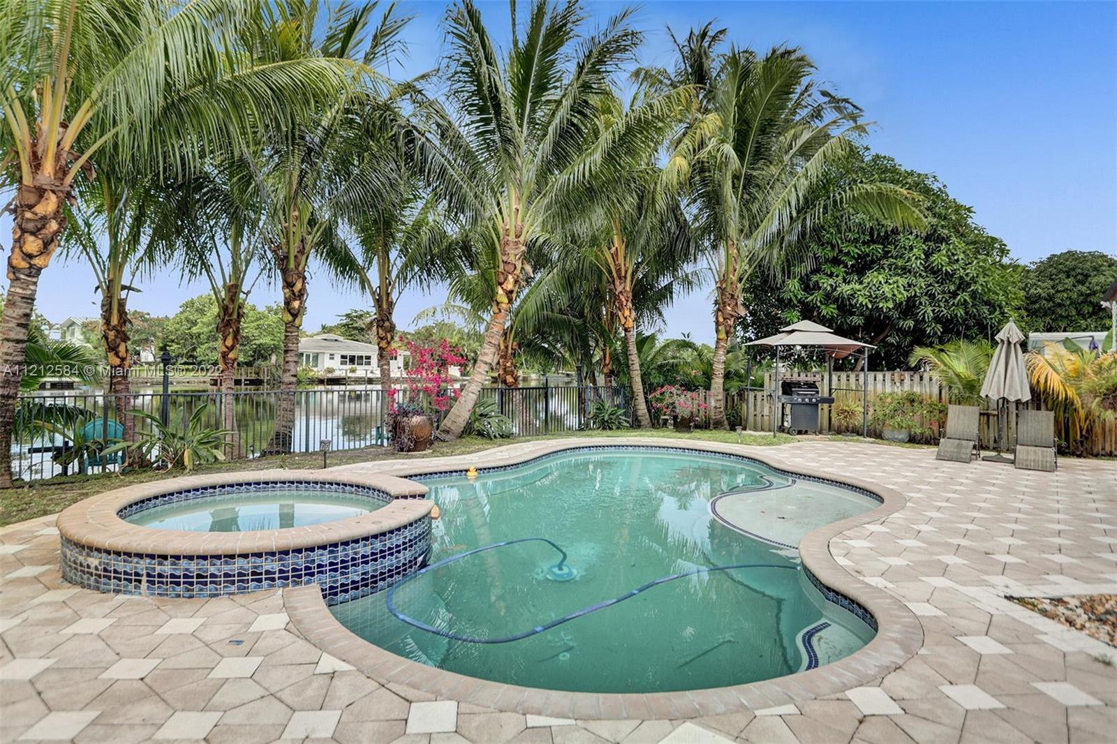 664 NW 30th Ct