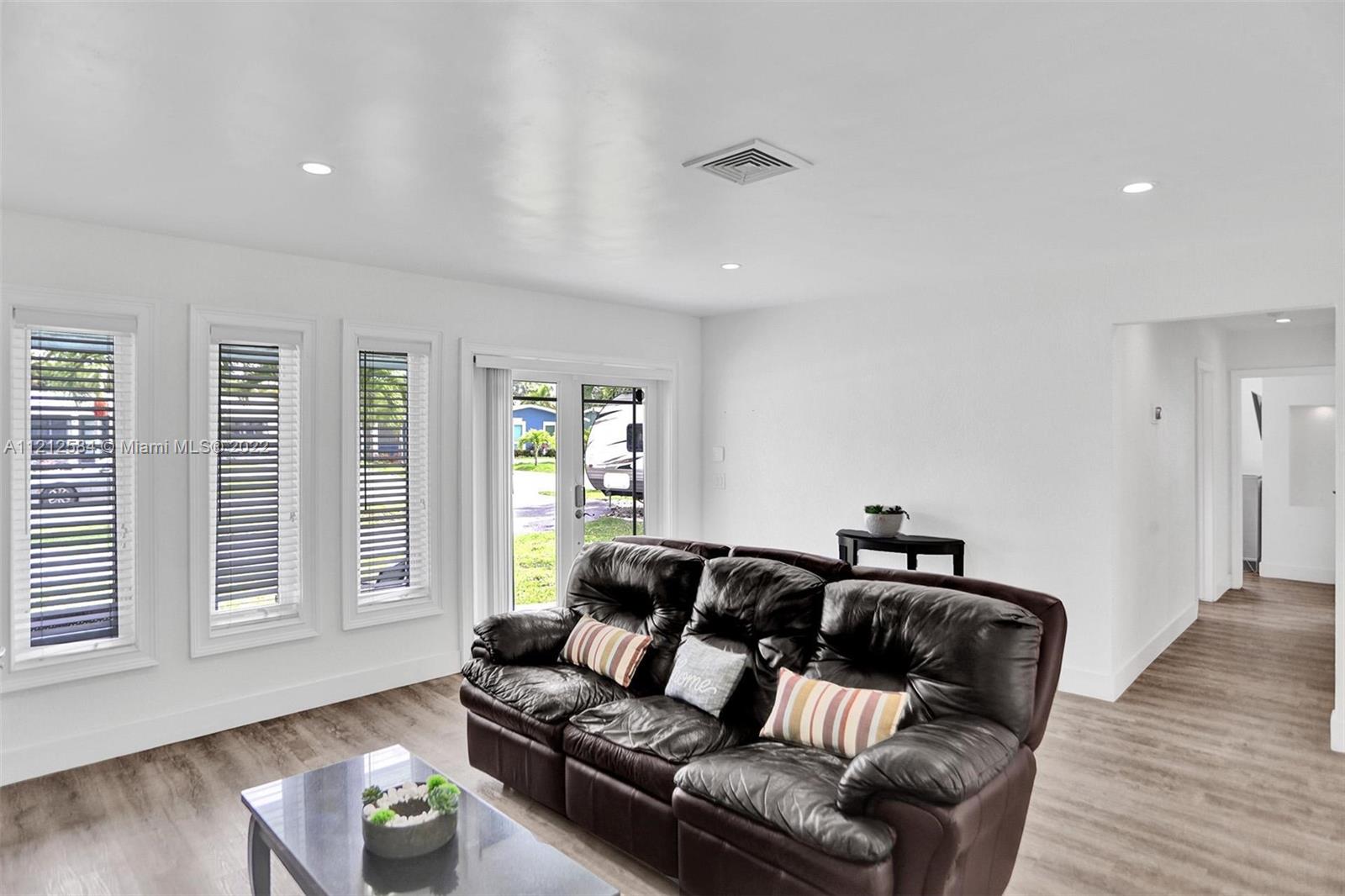 664 NW 30th Ct