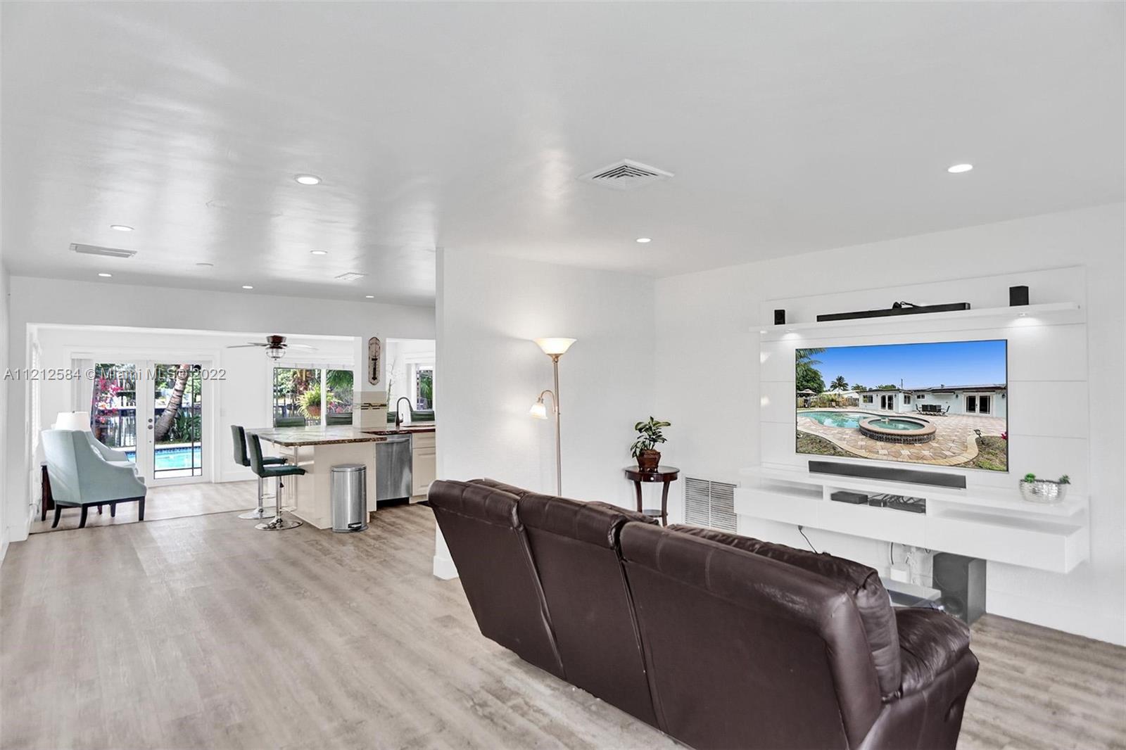664 NW 30th Ct