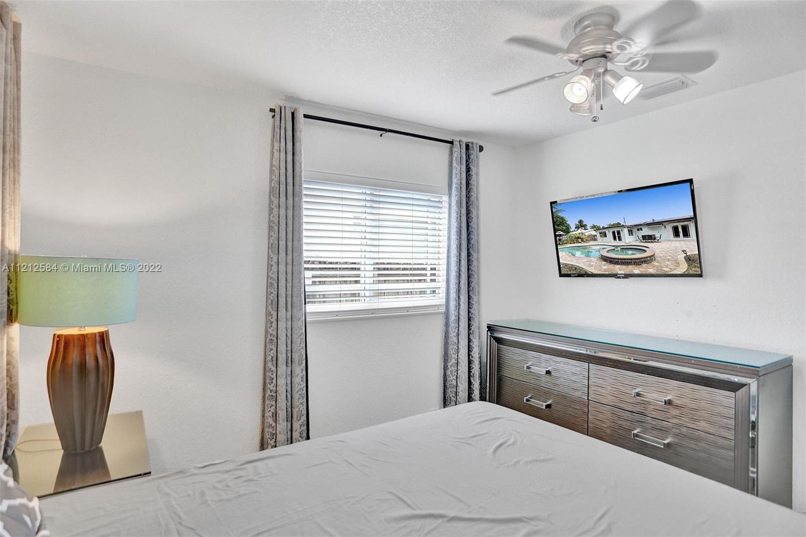 664 NW 30th Ct
