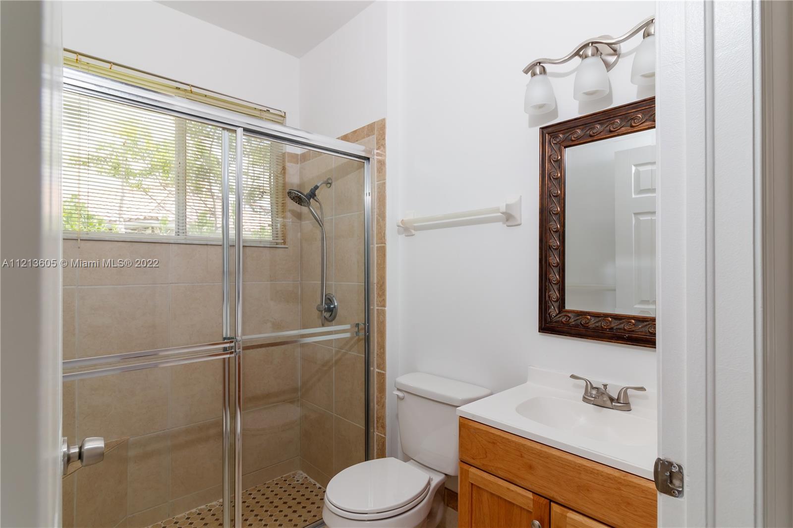 2884 Oakbrook Dr