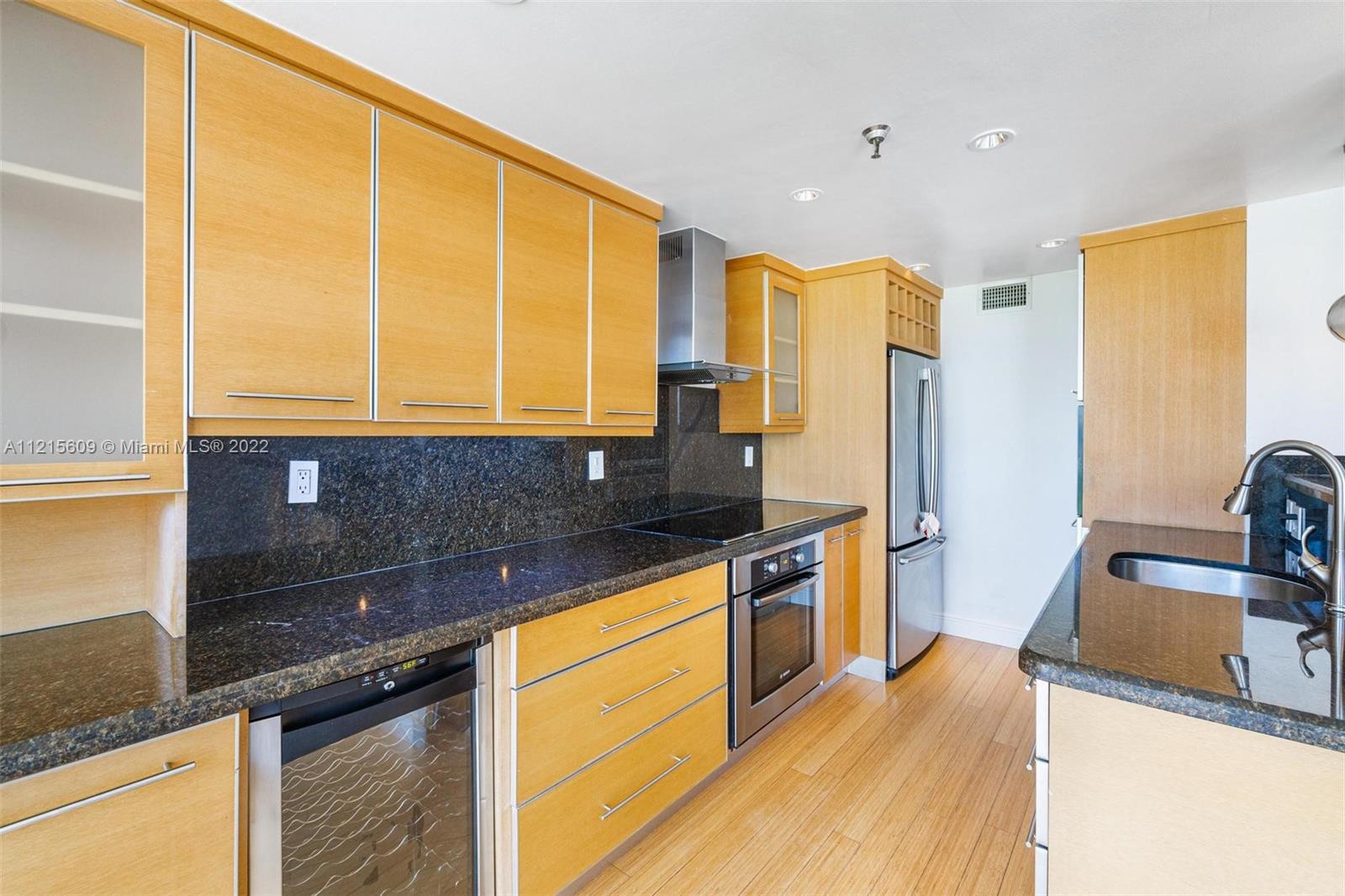 290 174th St Unit: 612