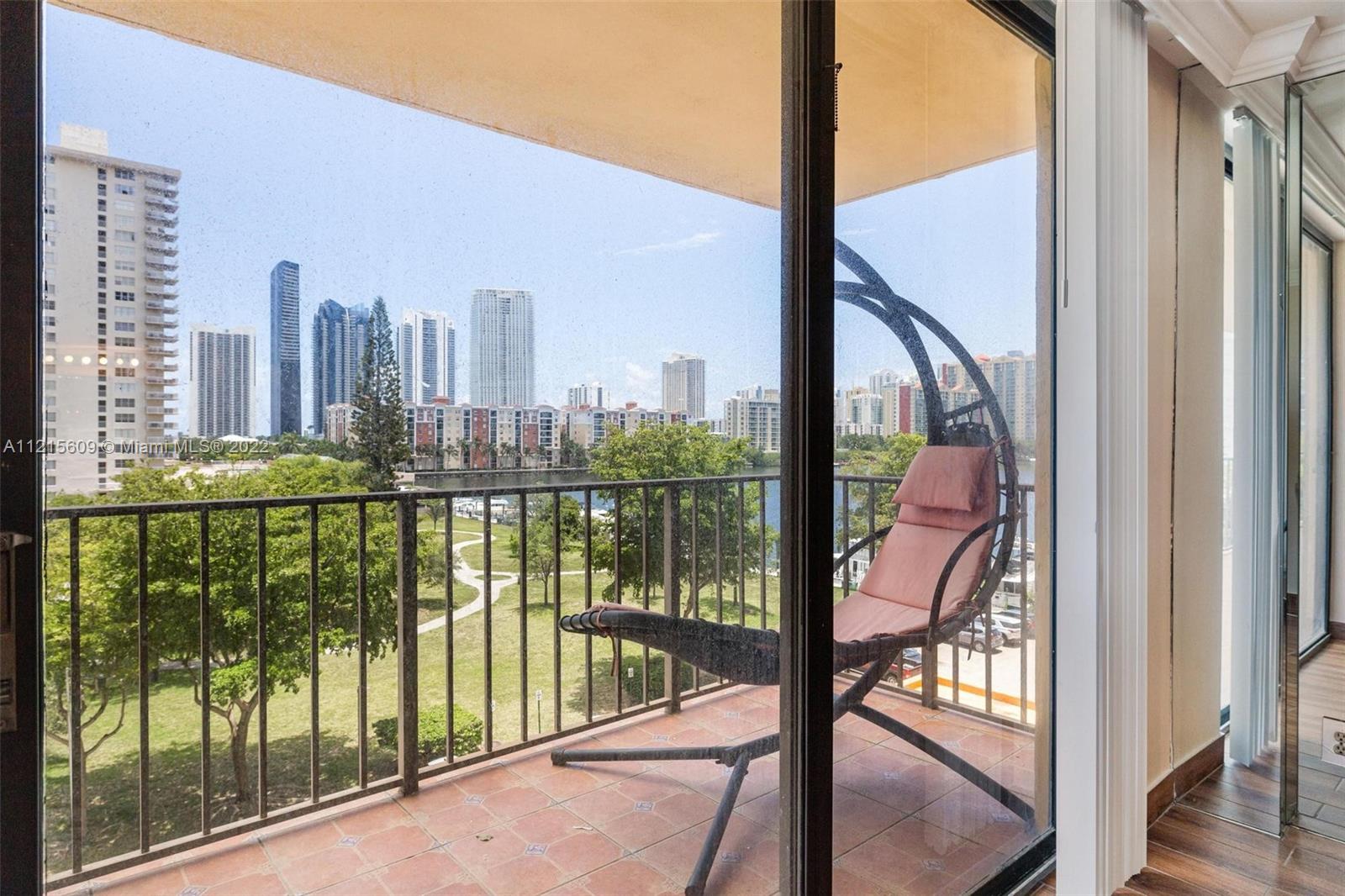 290 174th St Unit: 612