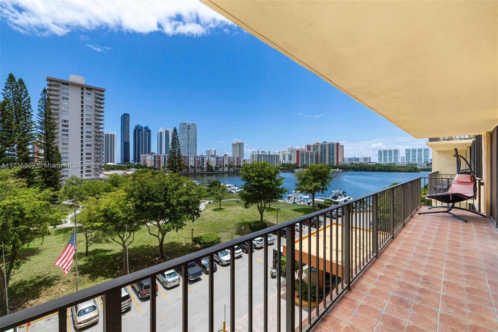 290 174th St Unit: 612