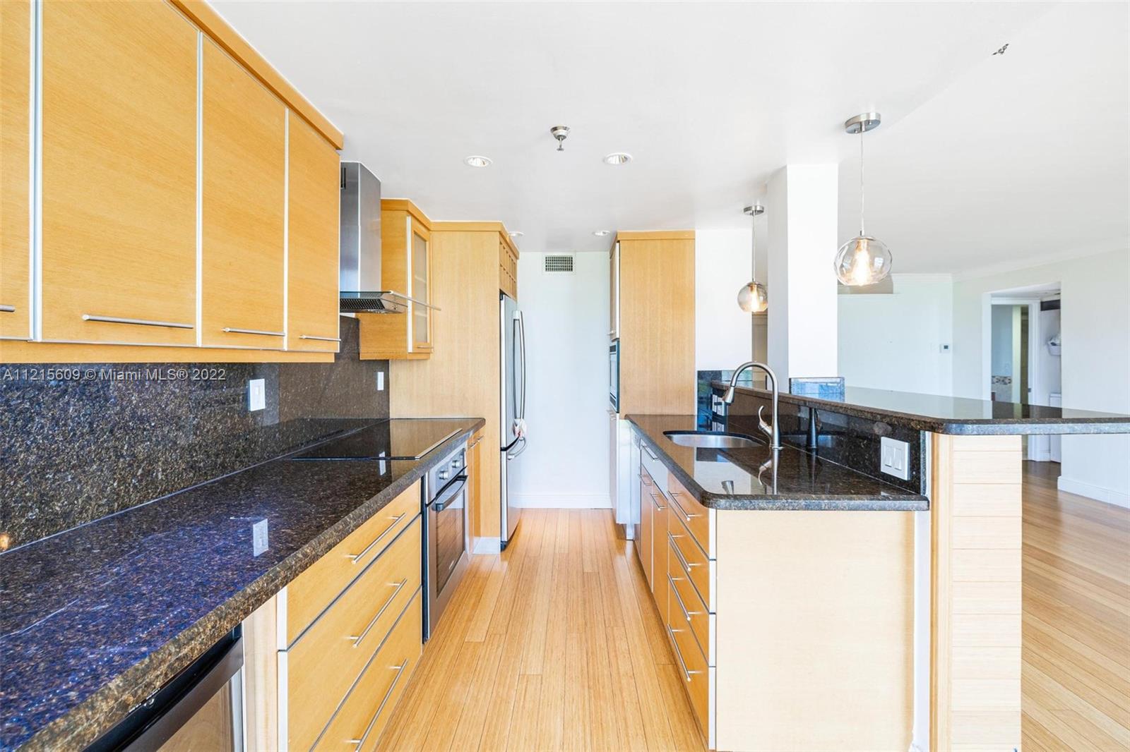 290 174th St Unit: 612