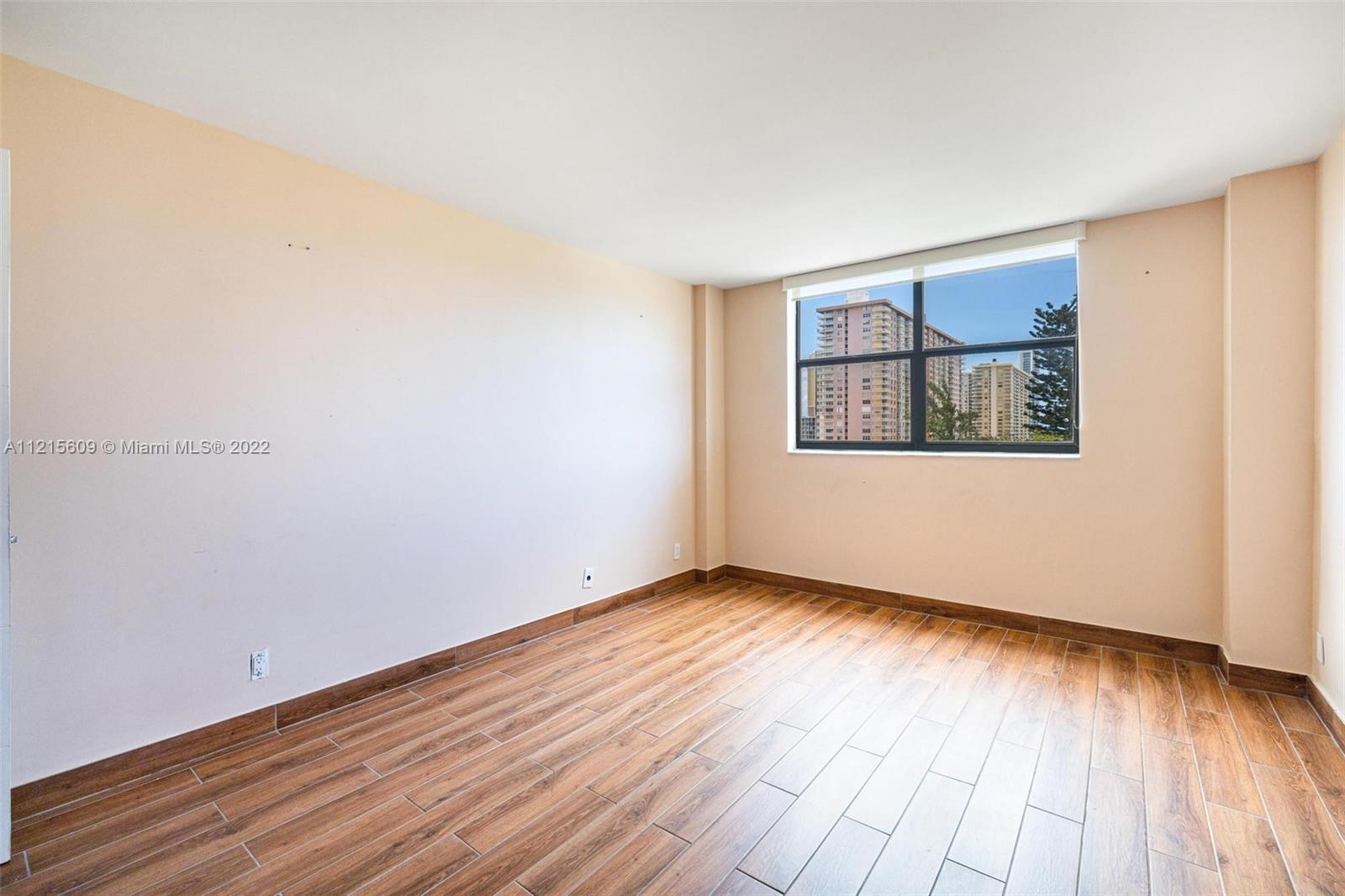 290 174th St Unit: 612
