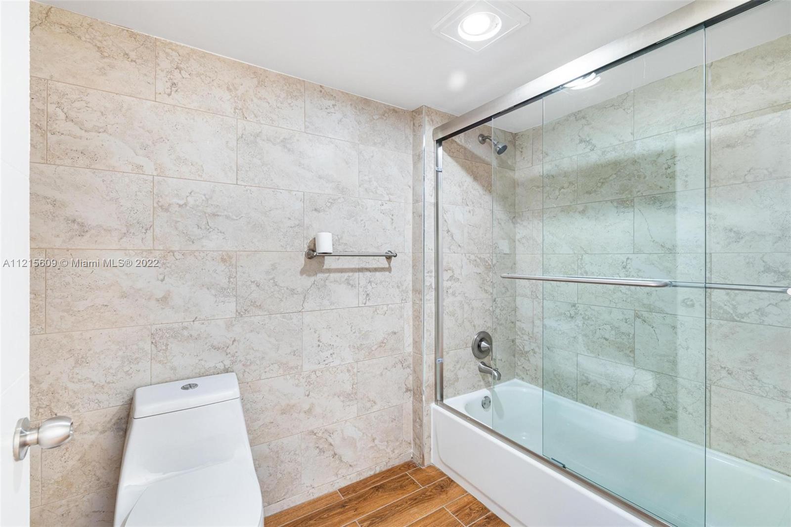 290 174th St Unit: 612