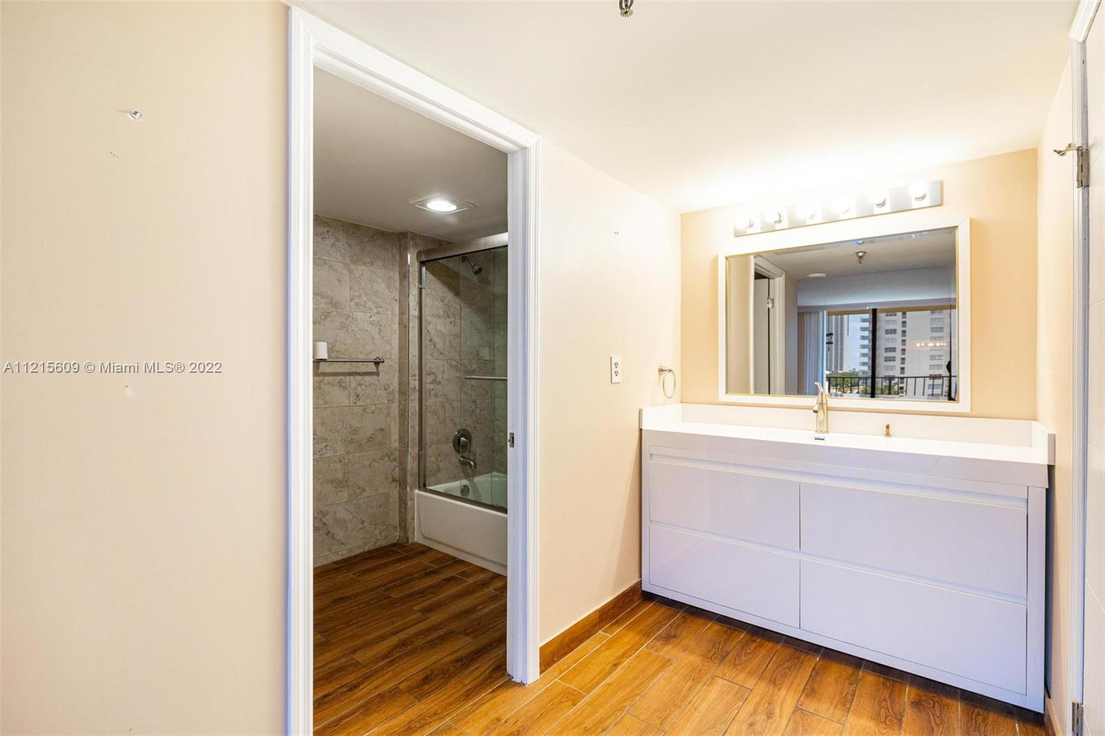 290 174th St Unit: 612