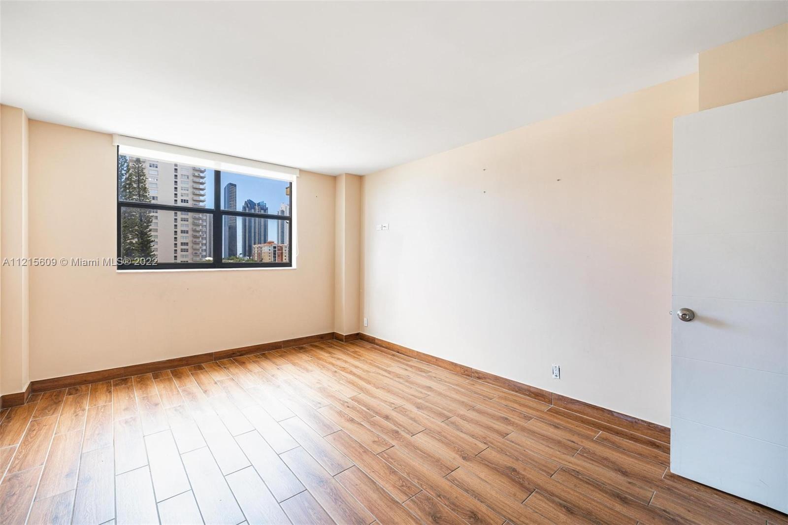 290 174th St Unit: 612